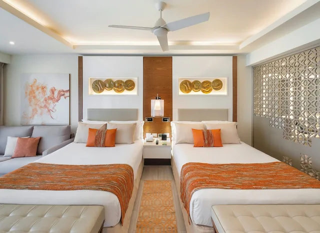 Diamond Club, Junior Suite, Luxury, King Bed, Ocean View, Sofa, Royalton Bavaro, An Autograph Collection All Inclusive Resort and Casino 2/3