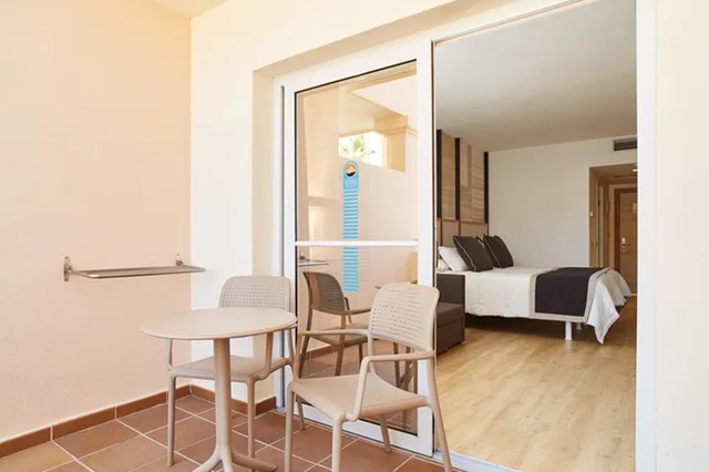 Iconic, Double Bed, Pool View, Balcony، Invisa Hotel Club Cala Blanca 3/4