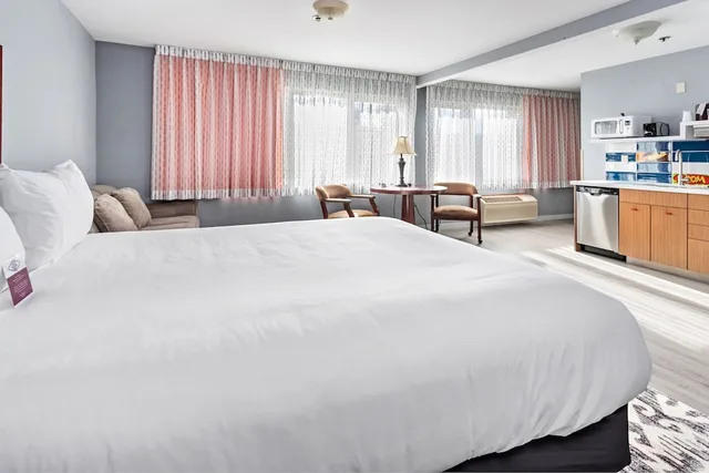 Room, 2 Queen Beds, Kitchenette, Inn At Seaside 2/5