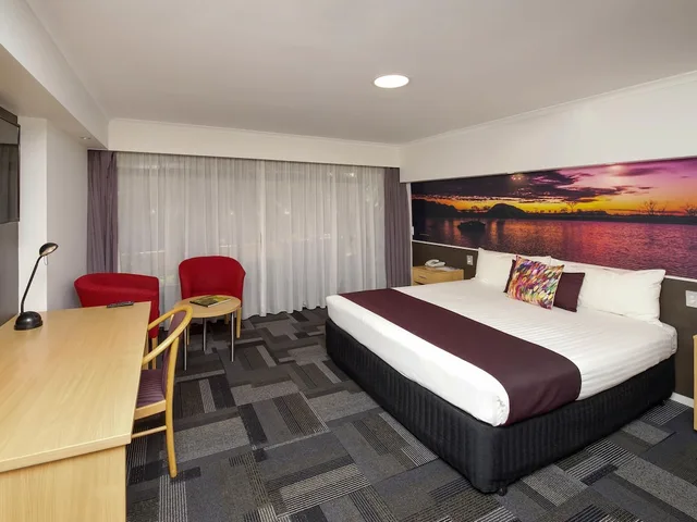 غرفة سوبيريور بسرير كينج، Mercure Alice Springs Resort 1/4