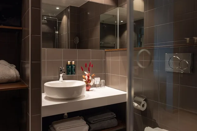 Compact, Cabin, Double Bed، Clarion Hotel The Pier 3/5