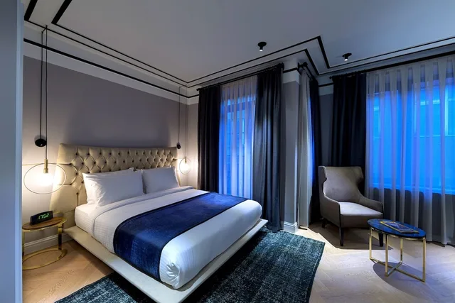 Superior, Queen Bed, Walton Hotels Galata 1/4