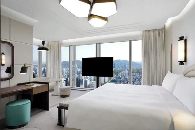 جناح غراند بسرير كينج بإطلالة على المدينة بغرفة نوم واحدة، Josun Palace, a Luxury Collection Hotel, Seoul Gangnam 1/1