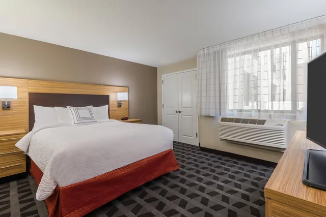 جناح بسرير كينج بغرفة نوم واحدة مع أريكة لذوي الإعاقة، TOWNEPLACE SUITES LATHAM ALBANY AIRPORT 2/10