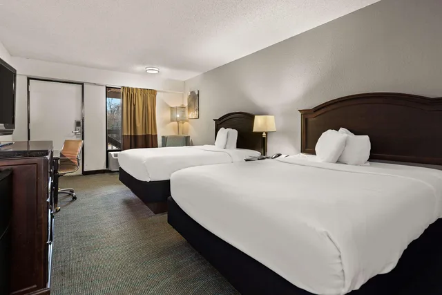 غرفة رباعية بسرير كوين، Rodeway Inn Lumberton Central 1/5