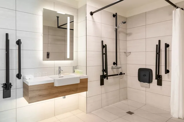 غرفة عائلية بسرير كينج مع أريكة، Courtyard by Marriott Glasgow SEC 7/8