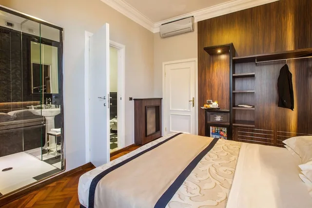 Superior, King Bed, Bunk Bed, Lombardia 1/10