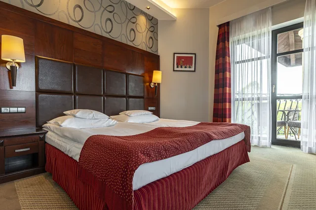 غرفة رباعية بسرير كوين وسريرين منفصلين بغرفتي نوم، Galicja Hotel 2/5