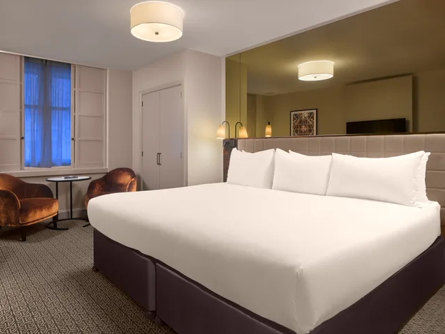 غرفة ديلوكس بسرير كينج، Strand Palace Hotel 1/5