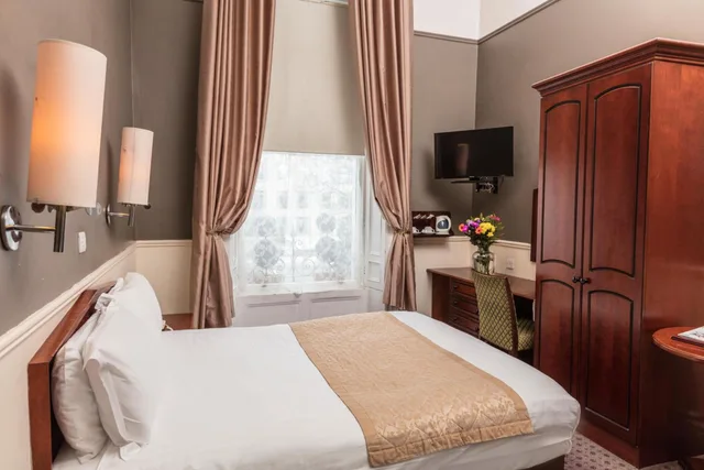غرفة بسرير مزدوج، LANSDOWNE HOTEL 6/10