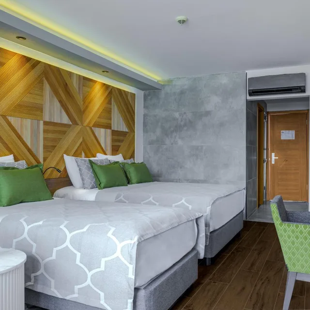 Room, Double or Twin Bed, Sea View, Panorama 1/7