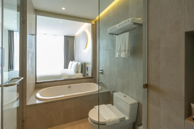 Deluxe, Double Bed, Akara Hotel Pattaya 6/10