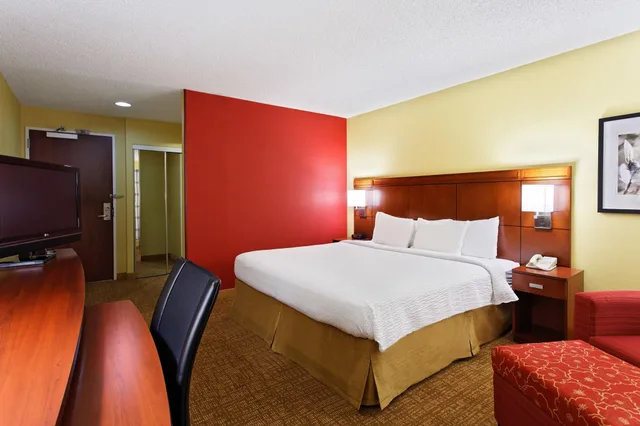 غرفة بسرير كينج، Courtyard Houston Brookhollow 1/5