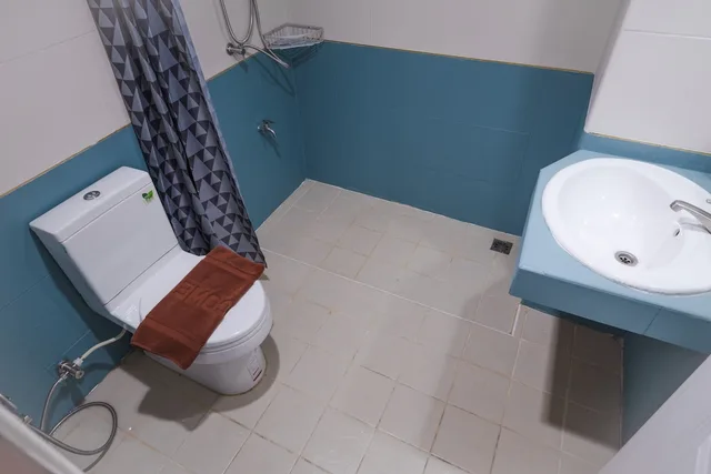 غرفة عائلية بسرير فردي وسريرين مزدوجين مع أريكة، Don Muang Hotel 4/4