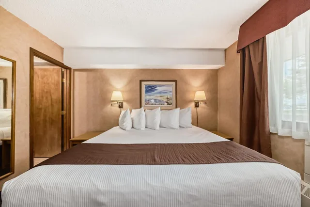 جناح عائلي ديلوكس، Stony Plain Inn & Suites 2/4