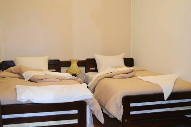 غرفة قياسية بسريرين منفصلين بغرفة نوم واحدة بحمام خاص، Cecilia - Hostel 2/4