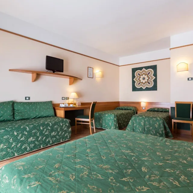 غرفة قياسية رباعية، Hotel Ristorante La Terrazza 4/5