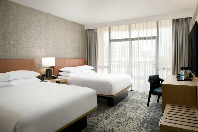 Guest Room, 2 Queen Beds, Club Floor, High Floor، Sheraton Park Hotel at the Anaheim Resort 5/10