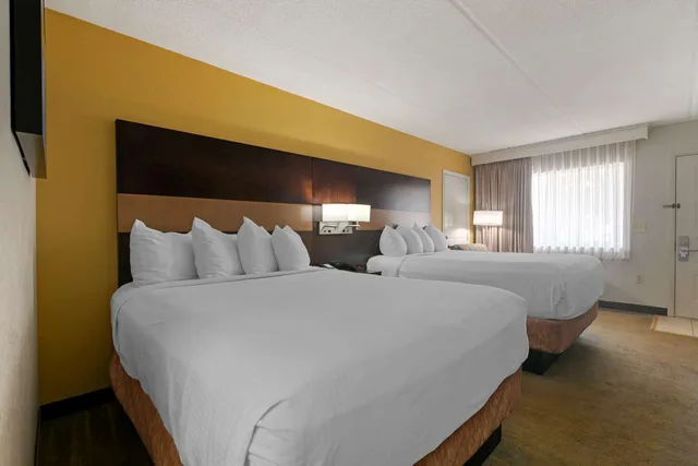 Room, 2 Queen Beds, Best Western Inn of Palatka 2/7