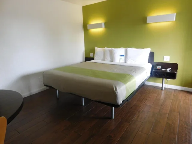 غرفة بسرير كينج، Motel 6 Monterey Downtown 8/10