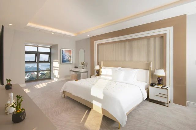 جناح فاخر غراند، MerPerle Dalat Hotel 2/8