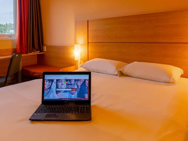 غرفة بسرير مزدوج وسرير فردي، Ibis Novo Hamburgo 2/2