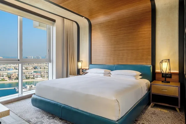 جناح عائلي بسرير كينج بغرفة نوم واحدة بمطبخ، Andaz Dubai The Palm by Hyatt 1/6