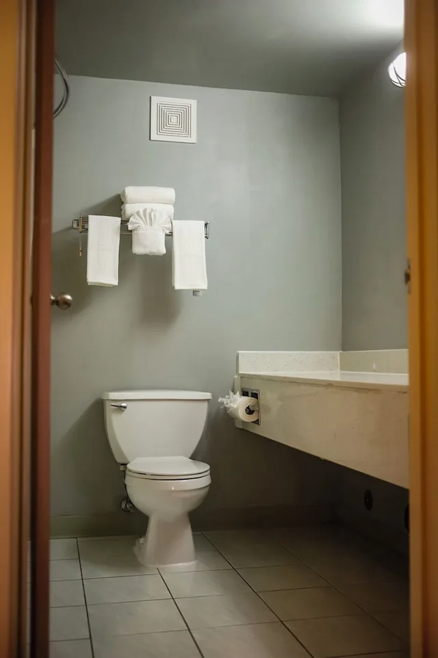غرفة قياسية بسرير كينج، Quality Inn Colorado Springs Airport 4/4