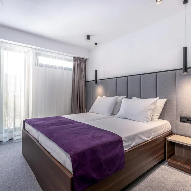 غرفة بسرير مزدوج أو سريرين منفصلين مع سرير إضافي، Hotel Ad Turres 1/10