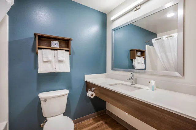 غرفة قياسية بسرير كوين، WoodSpring Suites Libertyville - Chicago 9/10