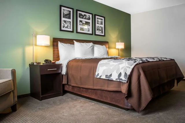 غرفة بسرير كينج لذوي الإعاقة، Sleep Inn & Suites Syracuse Airport 1/2