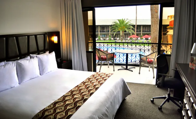 Room, King Bed, Pool View, Wyndham Costa Del Sol Trujillo 3/3