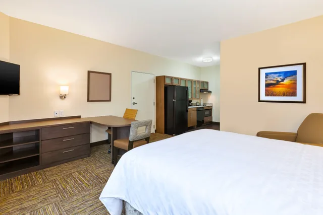 جناح بسرير كينج بغرفة نوم واحدة لذوي الإعاقة، Candlewood Suites Louisville Northeast 1/3