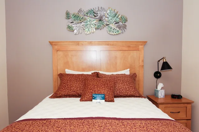جناح استوديو بسرير كوين، Affordable Corporate Suites of Lynchburg 2/3