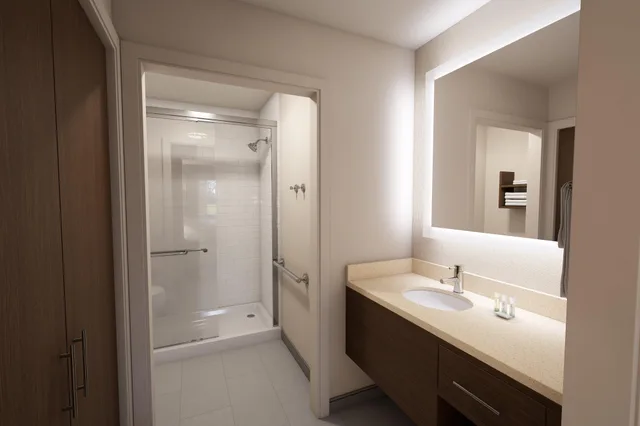 جناح بسرير كينج لذوي الإعاقة، Staybridge Suites Grand Rapids Sw Grandville 2/2