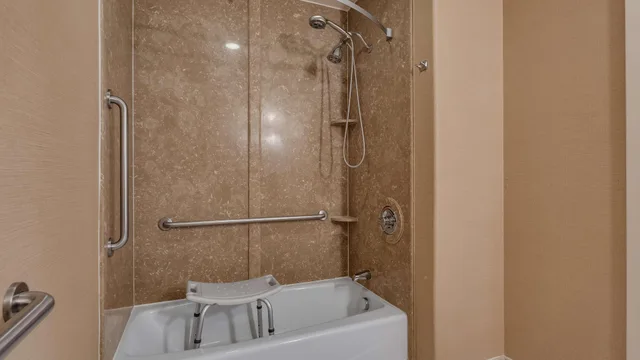 جناح، Best Western Plus Midland Suites 2/2