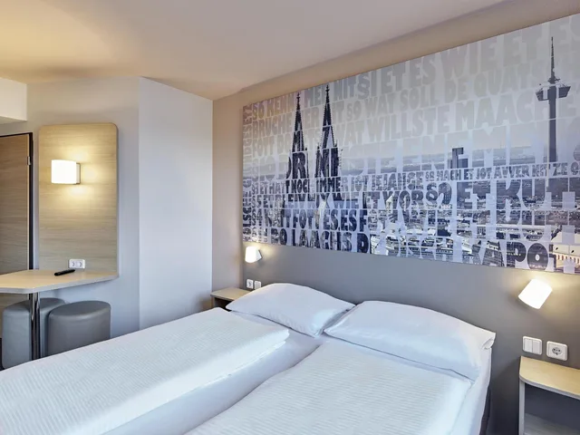 غرفة بسرير كوين، B&B Hotel Koln-West 4/10