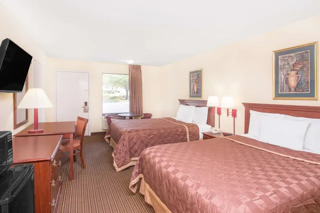 Standard, 2 Queen Beds, Days Inn by Wyndham Spartanburg Waccamaw 2/8