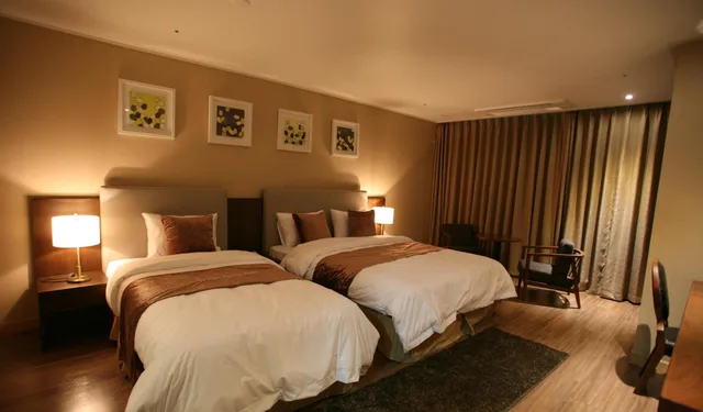Deluxe, Twin Beds, Sea View, Hyunjin Tourist Hotel 5/9
