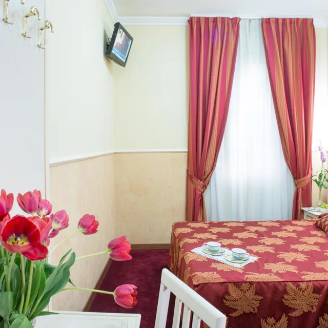 Room, Double or Twin Bed, Anfiteatro Flavio 5/9