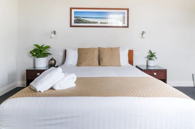 غرفة قياسية بسرير كوين، The Huskisson 4/5