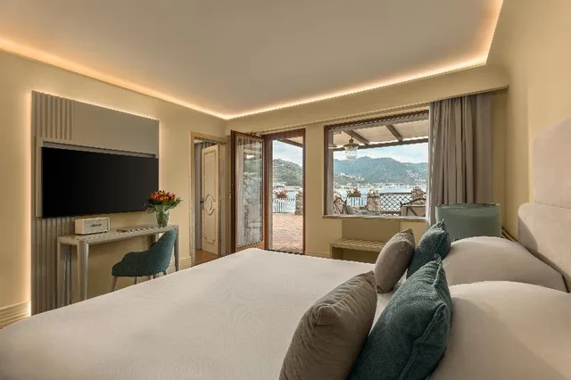 Executive, Suite, Double Bed, Sea View, Atlantis Bay VRetreats 2/3