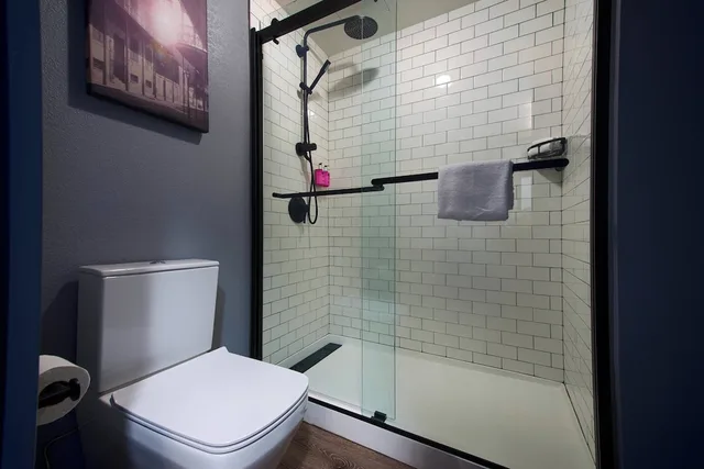 Room, Queen Bed, with View, Moxy New Orleans Downtown French Quarter Area 5/7