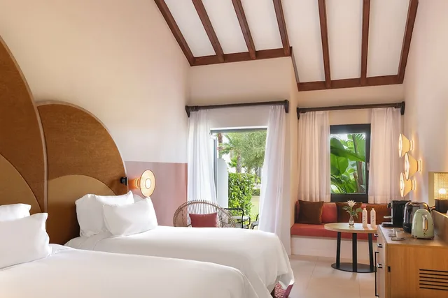 So Comfy, King Bed، SO/Sotogrande Spa & Golf Resort Hotel 1/4