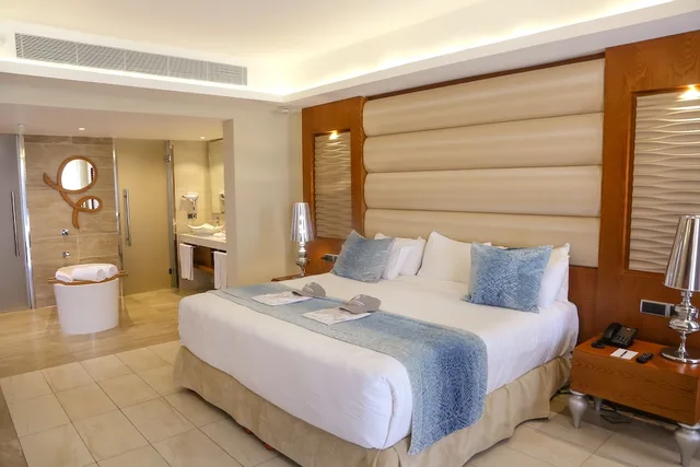 1 Bedroom, Mirage, Club, Suite, 2 Double Beds, Adult Only, Hot Tub، Majestic Mirage Punta Cana - All Inclusive 1/4