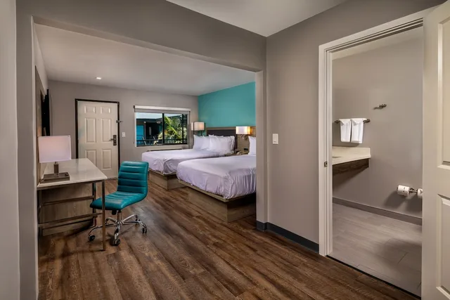 غرفة قياسية بسريرين كوين، Travelodge By Wyndham LAX South 5/10