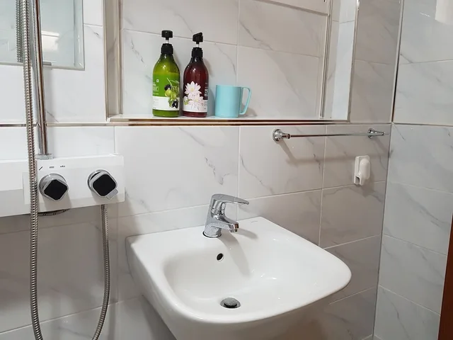 Private House, 1 Double and 2 Bunk Beds, 3 Queen Beds، Vision Guest House 6/10