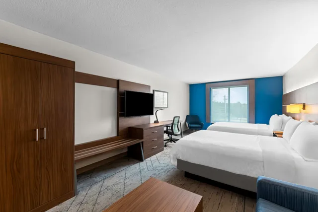 Suite, 2 Queen Beds, Holiday Inn Express & Suites Austin SW - Sunset Valley, an IHG Hotel 5/7