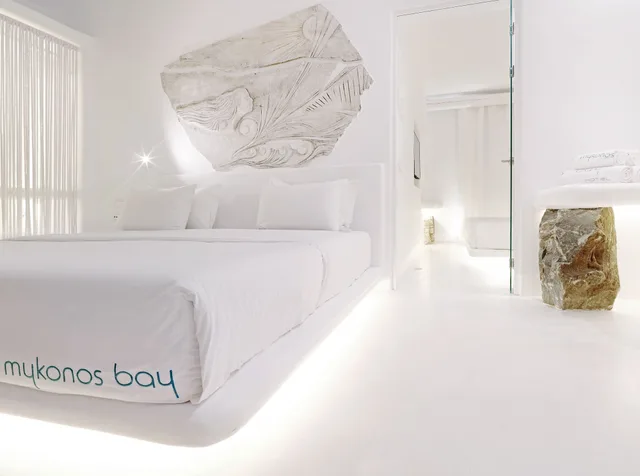 جناح سيغنتشر سوبيريور بسرير كينج وسريرين منفصلين بإطلالة على البحر بغرفتي نوم، Mykonos Bay Resort and Villas 2/3