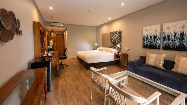Deluxe Suite, ANEW Resort Hunters Rest Rustenburg 6/12